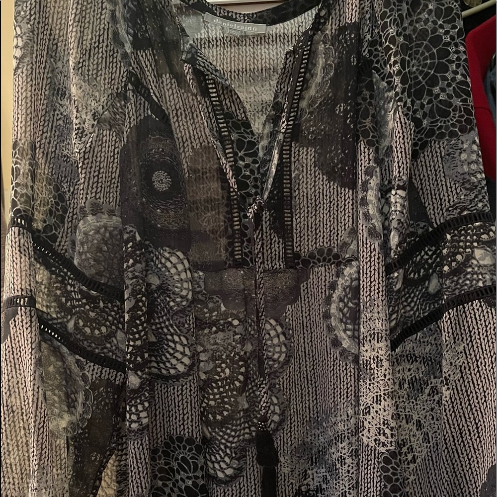 danielrainn blouse, sheer with a beautiful floral pattern